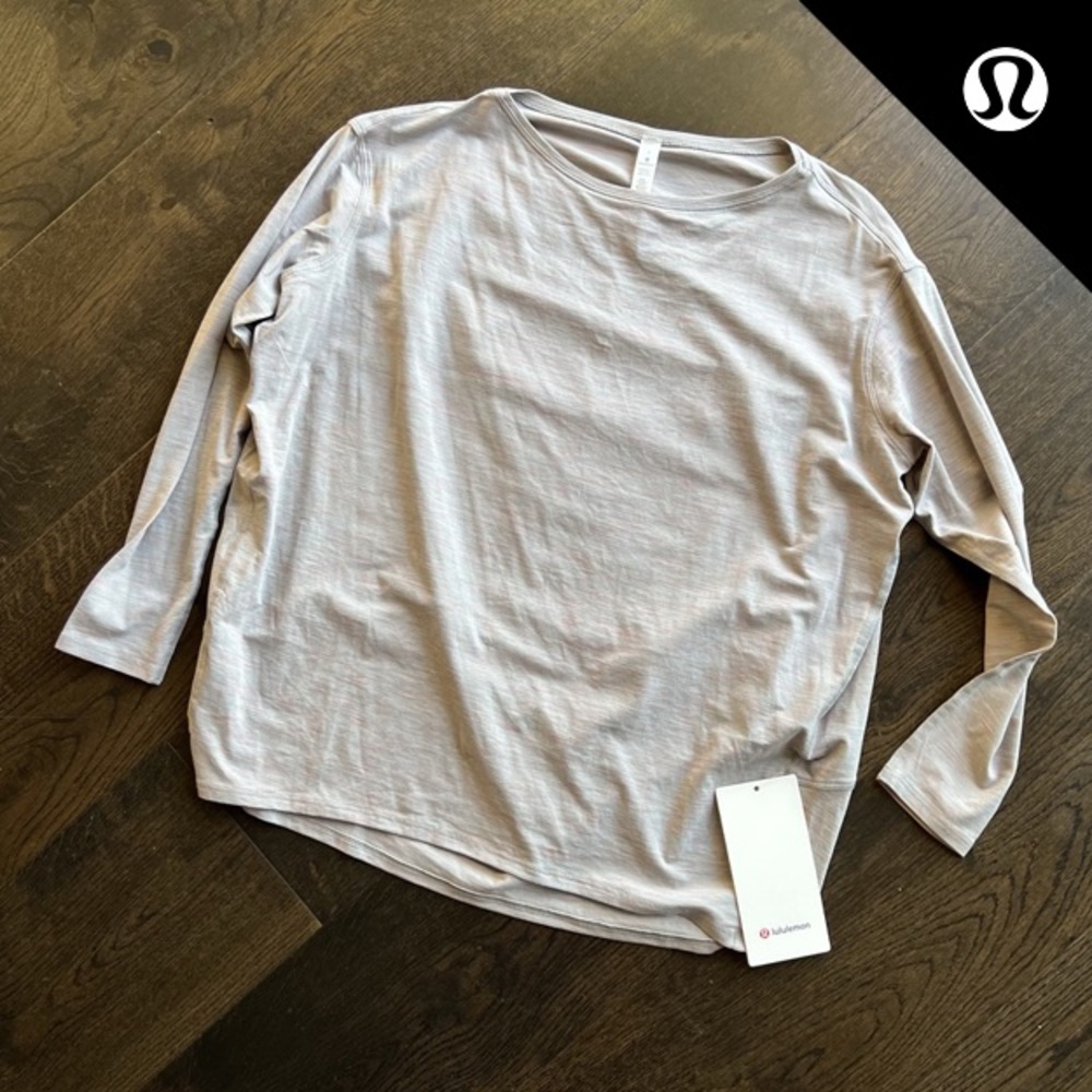NWT Lululemon Women’s Back In Action Long Sleeve
